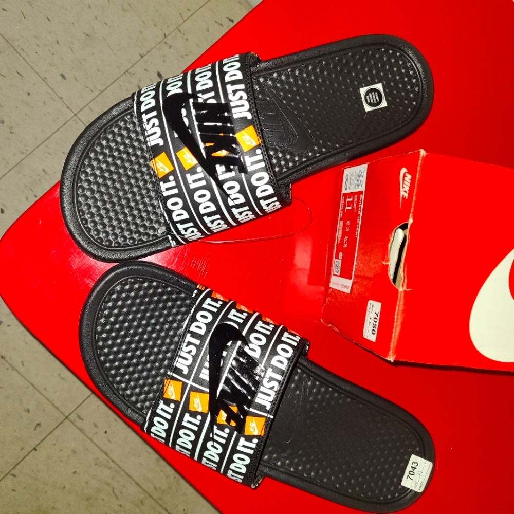 Just do it slides mens size 11